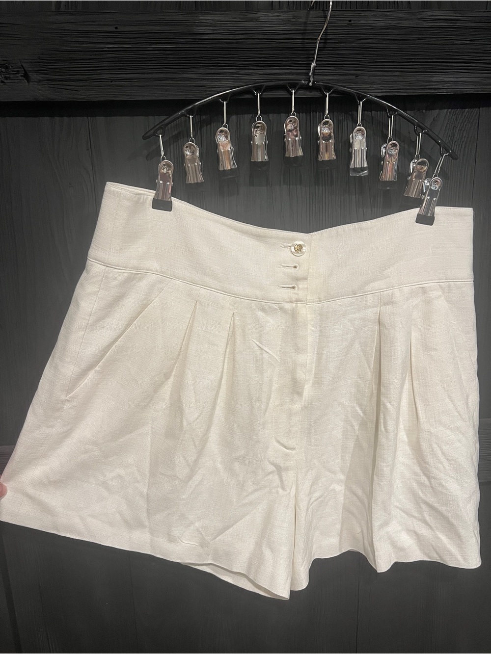 Veronica Beard Marbeau Pleated Shorts, size 16